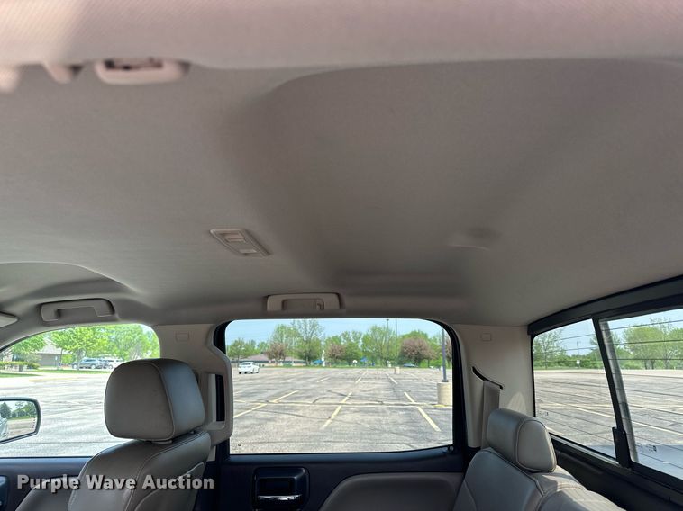 image for item AF9724 2015 GMC Sierra 1500 SLT  Crew Cab pickup truck