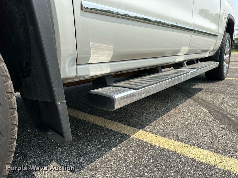 image for item AF9724 2015 GMC Sierra 1500 SLT  Crew Cab pickup truck