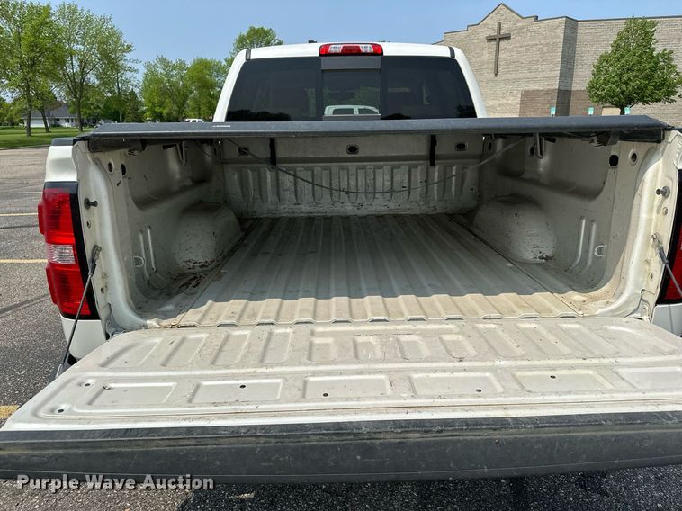 image for item AF9724 2015 GMC Sierra 1500 SLT  Crew Cab pickup truck