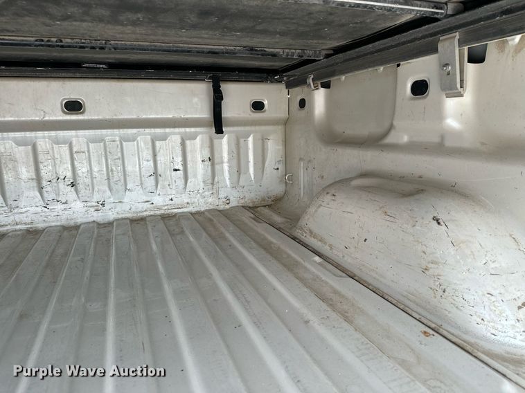 image for item AF9724 2015 GMC Sierra 1500 SLT  Crew Cab pickup truck