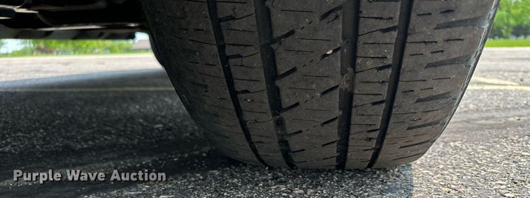 image for item AF9724 2015 GMC Sierra 1500 SLT  Crew Cab pickup truck