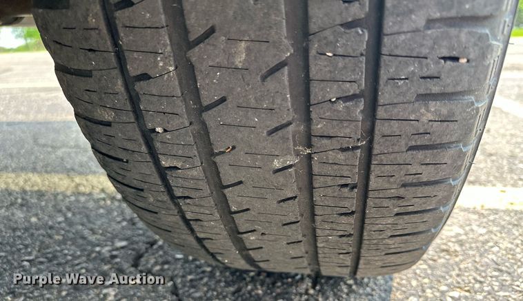 image for item AF9724 2015 GMC Sierra 1500 SLT  Crew Cab pickup truck