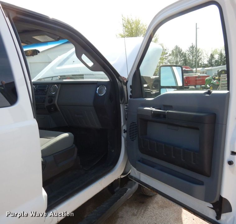 image for item AF9730 2012 Ford F350 Super Duty XLT  SuperCab pickup truck