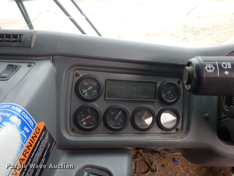 image for item AF9732 2007 American LaFrance Condor  refuse truck