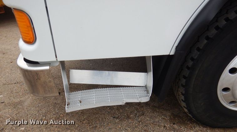 image for item AF9732 2007 American LaFrance Condor  refuse truck