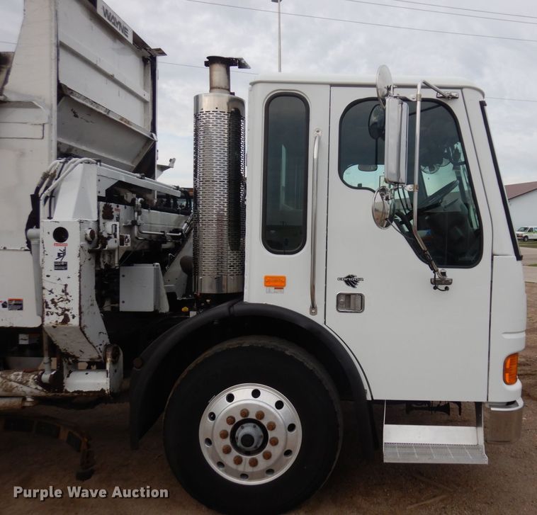 image for item AF9732 2007 American LaFrance Condor  refuse truck