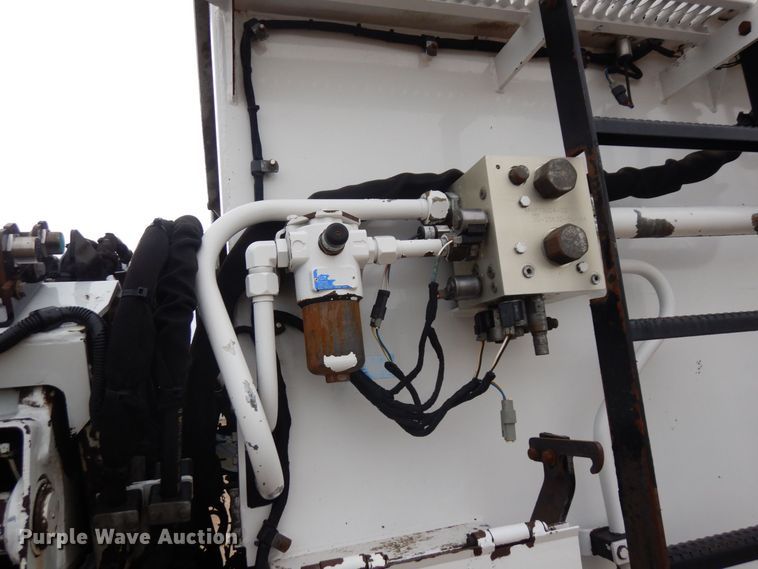 image for item AF9732 2007 American LaFrance Condor  refuse truck