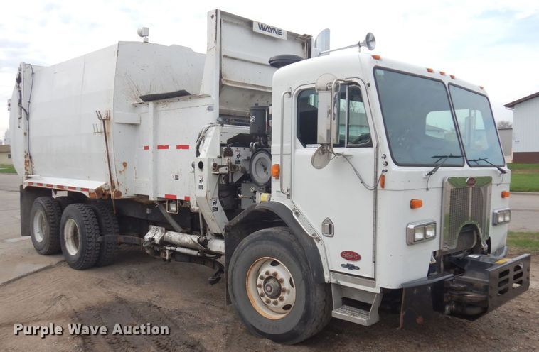 image for item AF9733 2009 Peterbilt PB320  refuse truck