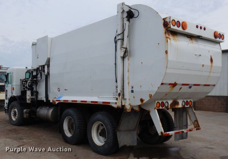 image for item AF9733 2009 Peterbilt PB320  refuse truck