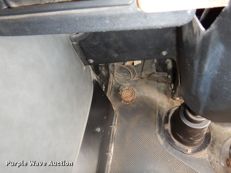 image for item AF9733 2009 Peterbilt PB320  refuse truck