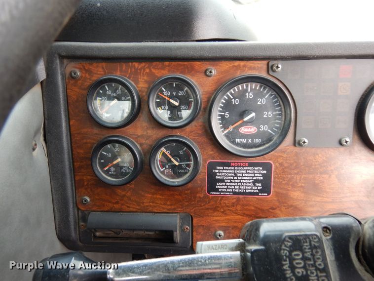 image for item AF9733 2009 Peterbilt PB320  refuse truck