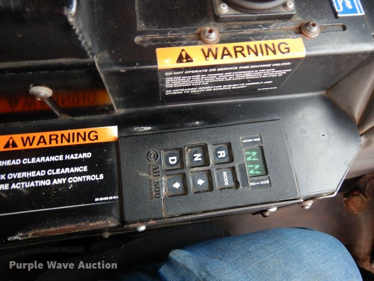 image for item AF9733 2009 Peterbilt PB320  refuse truck