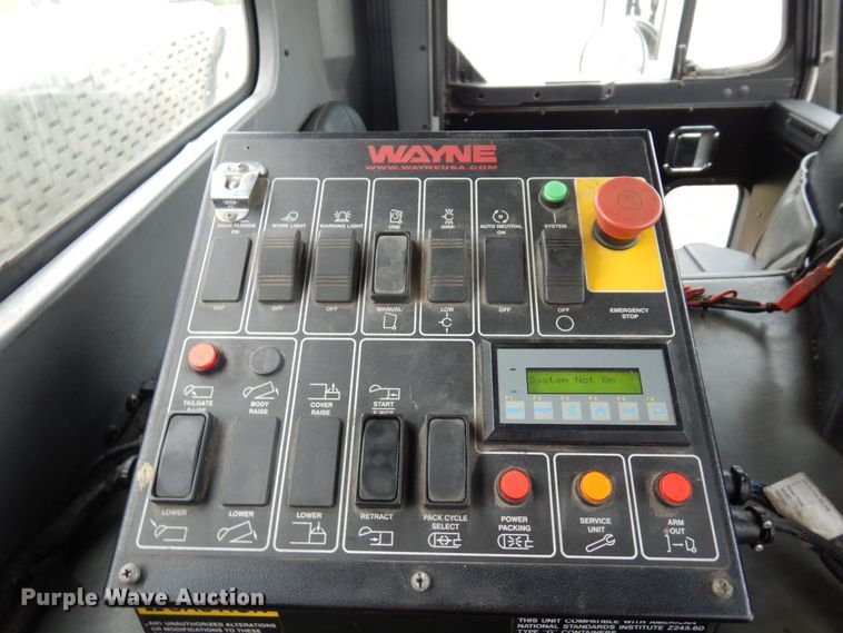 image for item AF9733 2009 Peterbilt PB320  refuse truck