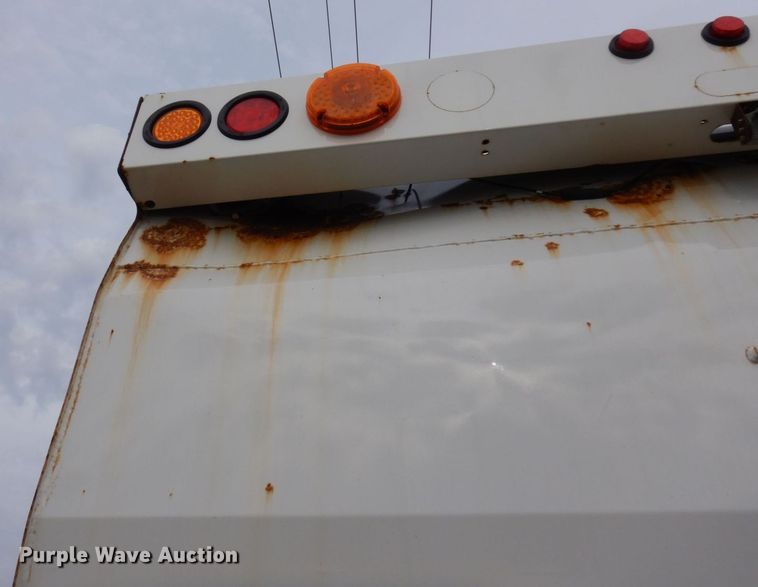 image for item AF9733 2009 Peterbilt PB320  refuse truck