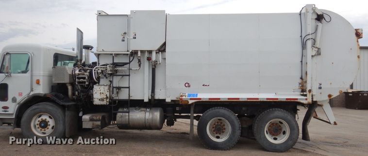 image for item AF9733 2009 Peterbilt PB320  refuse truck