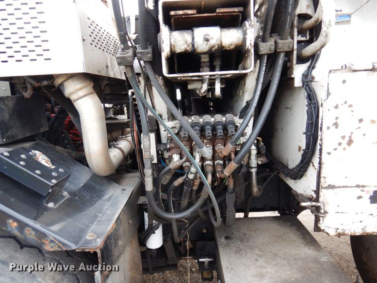 image for item AF9733 2009 Peterbilt PB320  refuse truck