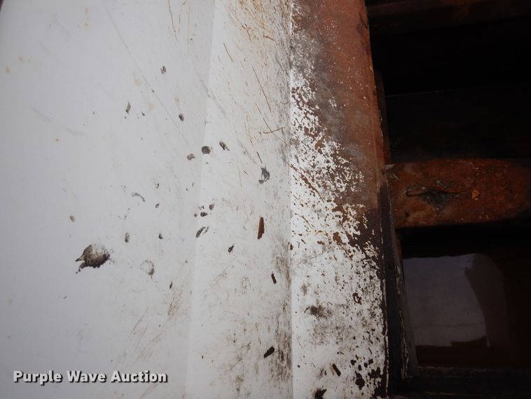 image for item AF9733 2009 Peterbilt PB320  refuse truck