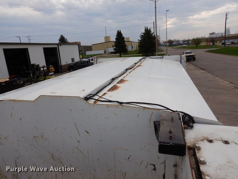 image for item AF9733 2009 Peterbilt PB320  refuse truck