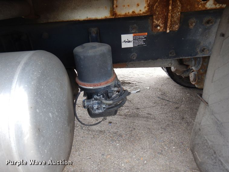 image for item AF9733 2009 Peterbilt PB320  refuse truck