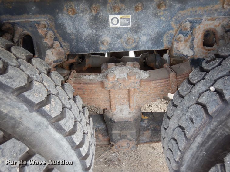 image for item AF9733 2009 Peterbilt PB320  refuse truck