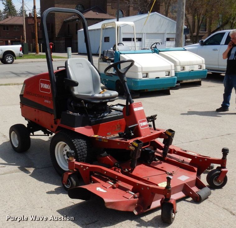 image for item AF9745 Toro Groundsmaster 228D  lawn mower