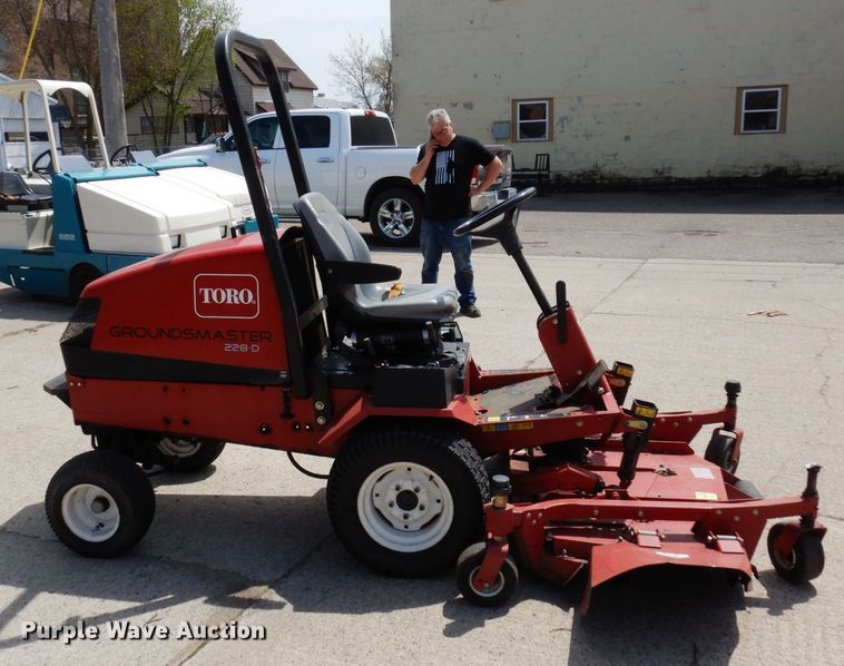 image for item AF9745 Toro Groundsmaster 228D  lawn mower