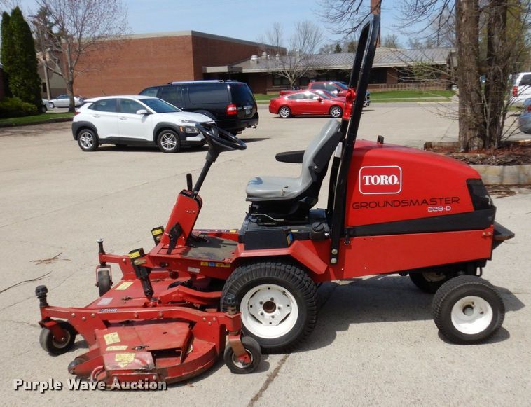 image for item AF9745 Toro Groundsmaster 228D  lawn mower