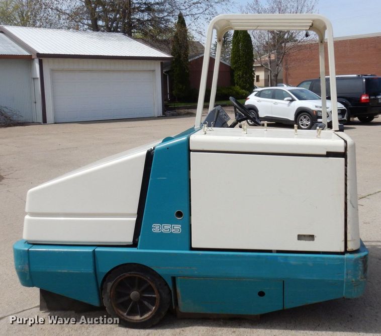 image for item AF9746 Tennant 355  sweeper