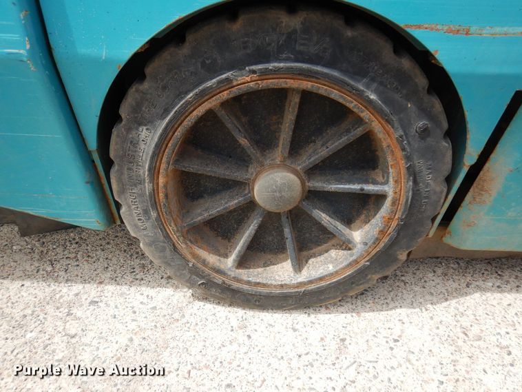 image for item AF9746 Tennant 355  sweeper