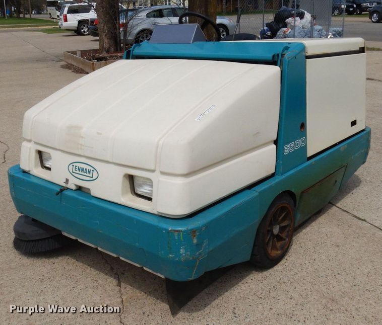 image for item AF9747 Tennant 6500  sweeper