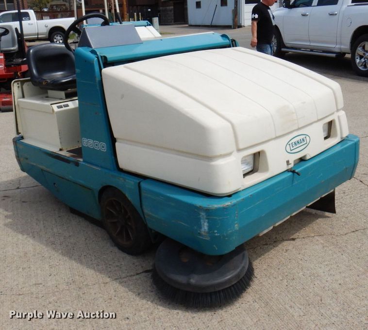 image for item AF9747 Tennant 6500  sweeper