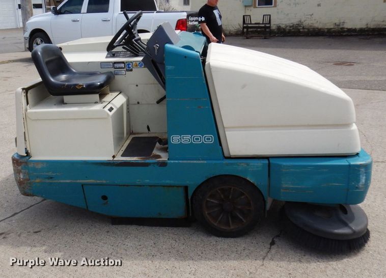 image for item AF9747 Tennant 6500  sweeper
