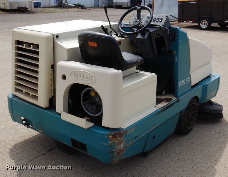image for item AF9747 Tennant 6500  sweeper