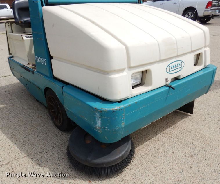 image for item AF9747 Tennant 6500  sweeper
