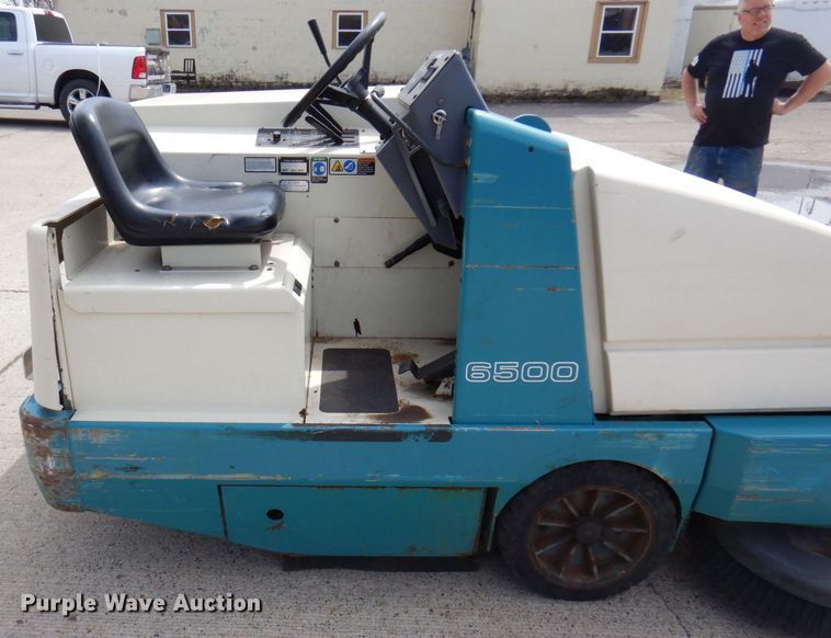 image for item AF9747 Tennant 6500  sweeper