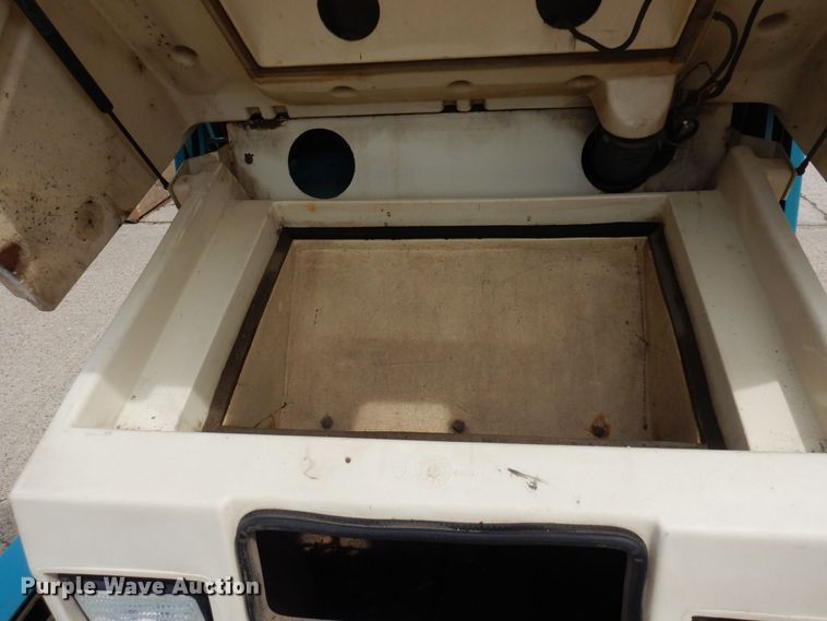 image for item AF9747 Tennant 6500  sweeper