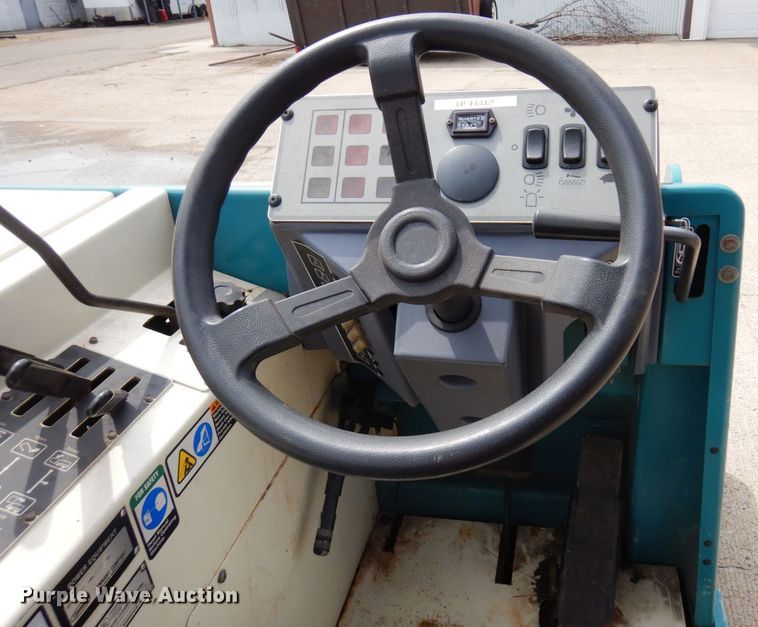 image for item AF9747 Tennant 6500  sweeper