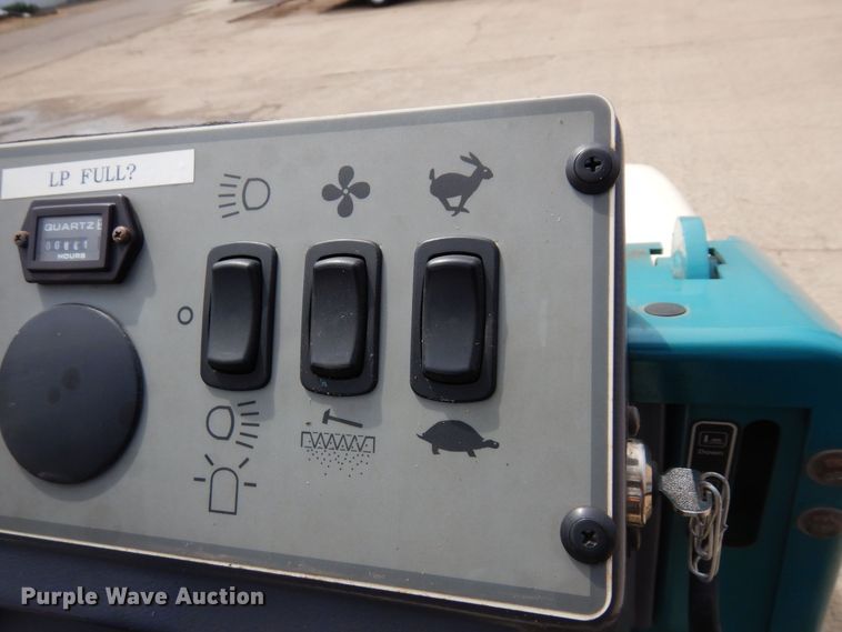 image for item AF9747 Tennant 6500  sweeper