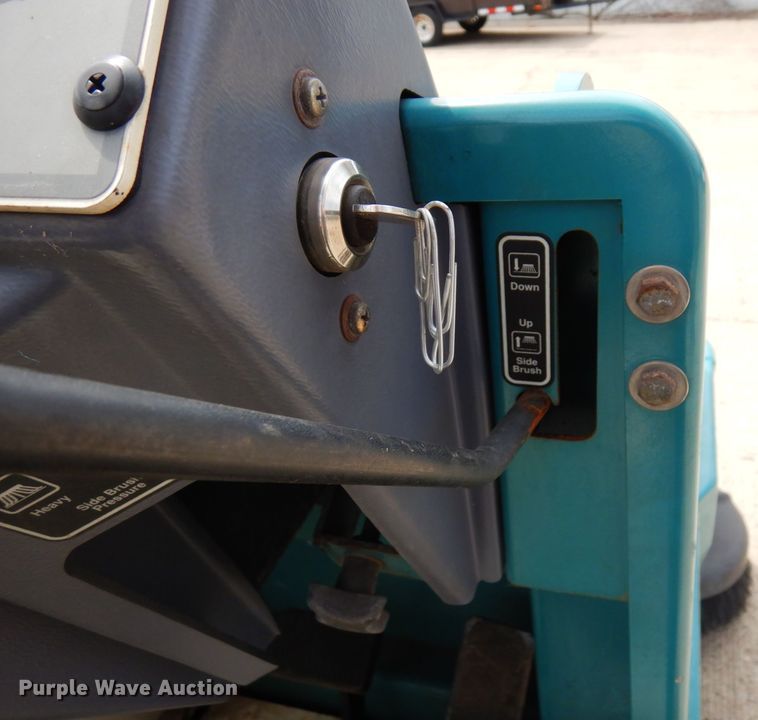 image for item AF9747 Tennant 6500  sweeper