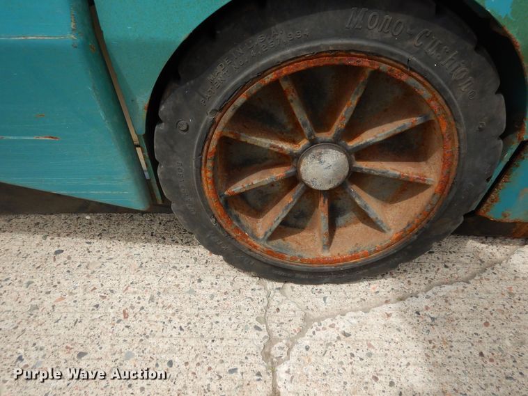 image for item AF9747 Tennant 6500  sweeper