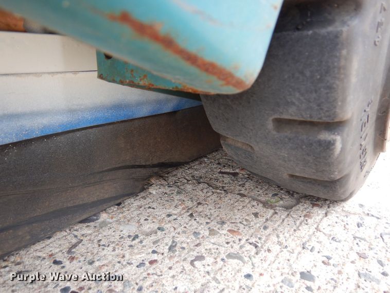 image for item AF9747 Tennant 6500  sweeper