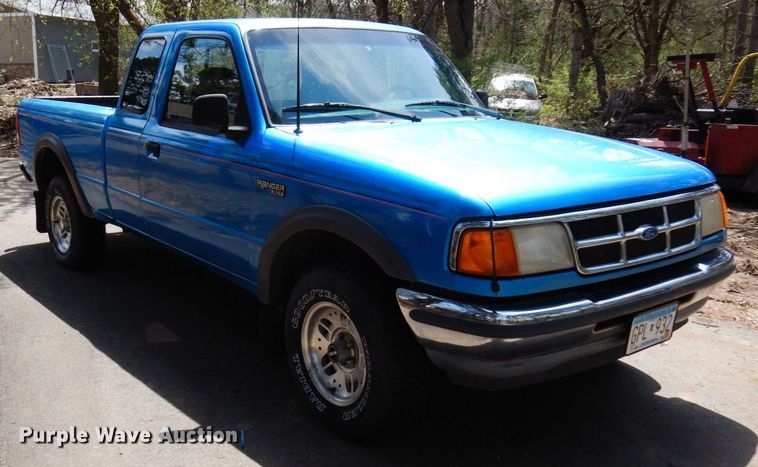 image for item AF9749 1994 Ford Ranger XLT  SuperCab pickup truck