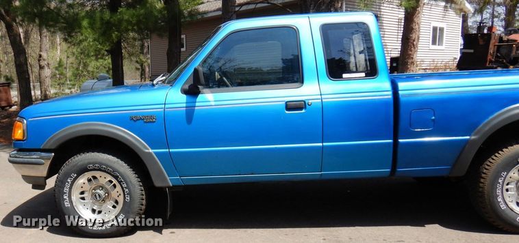 image for item AF9749 1994 Ford Ranger XLT  SuperCab pickup truck