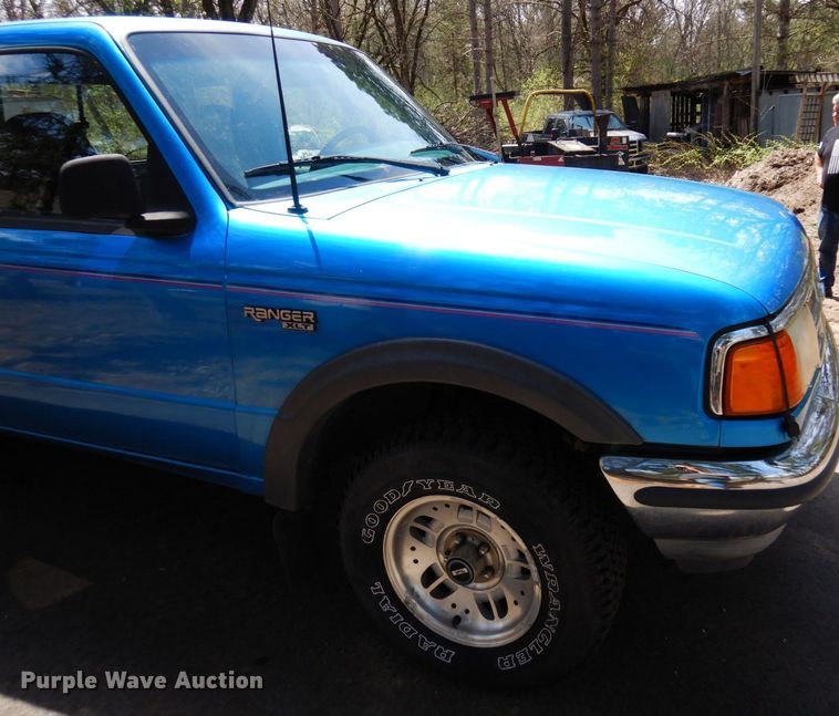 image for item AF9749 1994 Ford Ranger XLT  SuperCab pickup truck