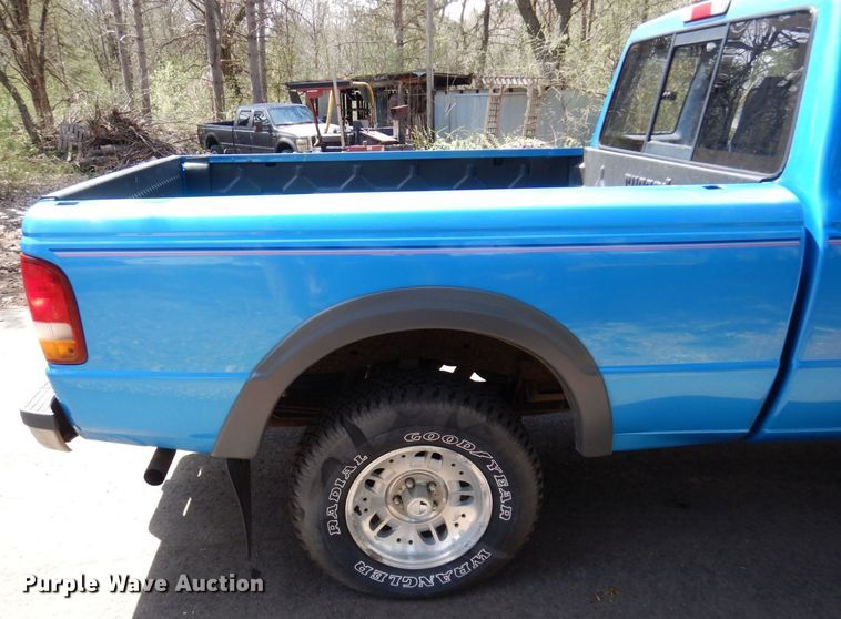 image for item AF9749 1994 Ford Ranger XLT  SuperCab pickup truck