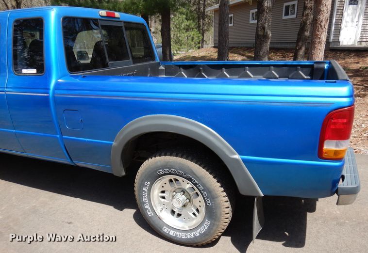 image for item AF9749 1994 Ford Ranger XLT  SuperCab pickup truck