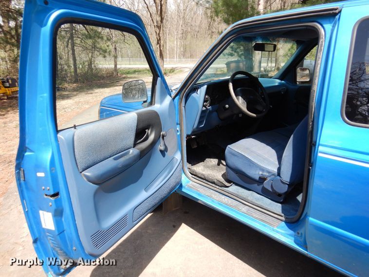 image for item AF9749 1994 Ford Ranger XLT  SuperCab pickup truck