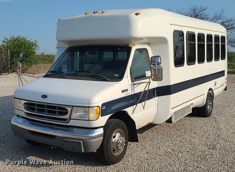 image for item DC6060 1998 Ford Econoline E450 Super Duty  shuttle bus