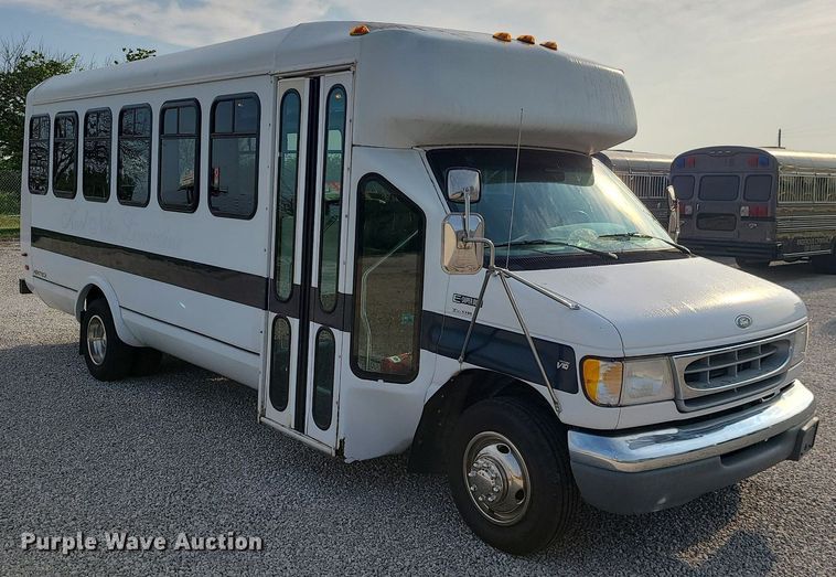 image for item DC6060 1998 Ford Econoline E450 Super Duty  shuttle bus