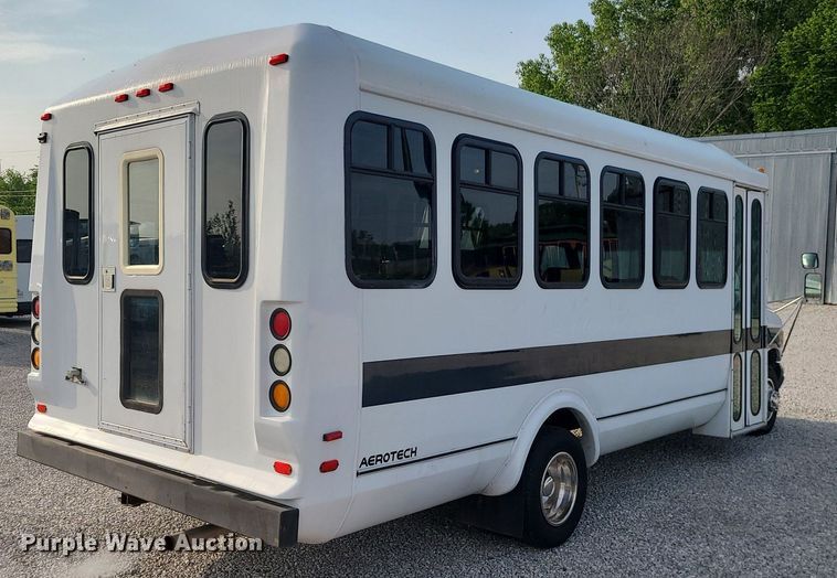 image for item DC6060 1998 Ford Econoline E450 Super Duty  shuttle bus